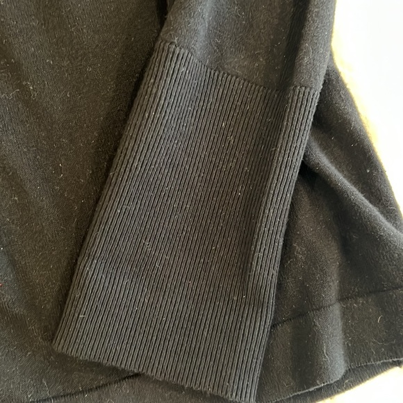 Lilly Pulitzer sweater - Picture 4 of 4